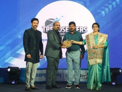 Maharashtra times honours Celebrity Life Coach and Trendsetter Graphologist Mr. Vinit Bansode | Maharashtra times honours Celebrity Life Coach and Trendsetter Graphologist Mr. Vinit Bansode