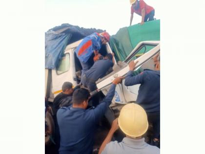 AM/NS India’s fire team rescues dumper truck driver from mangled cabin after accident | AM/NS India’s fire team rescues dumper truck driver from mangled cabin after accident
