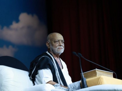 Morari Bapu extends assistance to soldiers killed in Poonch   | Morari Bapu extends assistance to soldiers killed in Poonch  