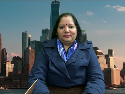 Mrs. Vandana Sharma bestowed at Women Iconza Award 2023 | Mrs. Vandana Sharma bestowed at Women Iconza Award 2023