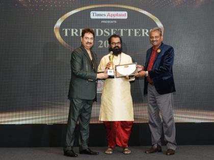 Best Astrologer in India 2023 Swami Ramanand Guruji awarded by Bollywood Singer Kumar Sanu | Best Astrologer in India 2023 Swami Ramanand Guruji awarded by Bollywood Singer Kumar Sanu