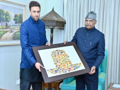 Shri Ram Nath Kovind Presented with a Unique 84 Shiv Lingam Portrait by Ace Photographer, Varun Joshi | Shri Ram Nath Kovind Presented with a Unique 84 Shiv Lingam Portrait by Ace Photographer, Varun Joshi Shri Ram Nath Kovind Presented with a Unique 84 Shiv Lingam Portrait by Ace Photographer, Varun Joshi | Shri Ram Nath Kovind Presented with a Unique 84 Shiv Lingam Portrait by Ace Photographer, Varun Joshi