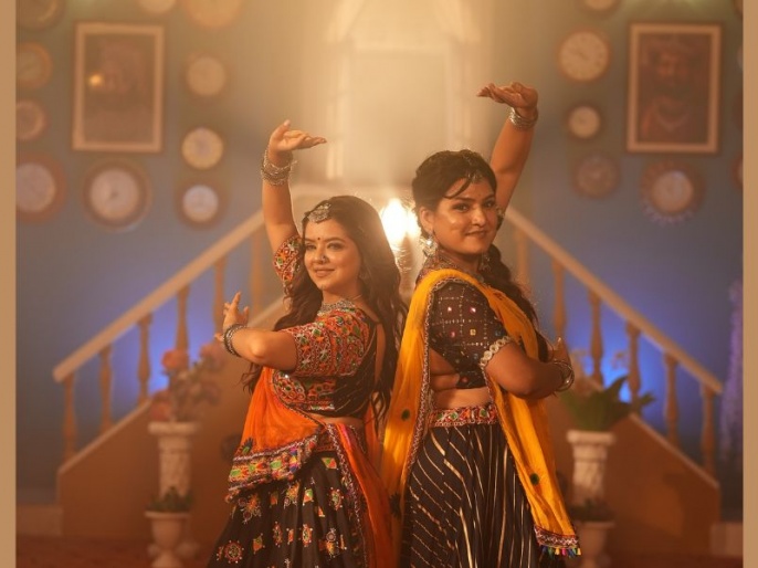 Rini Chandra and Sonal Gaur Tiwari Sets the dance floor on fire with the Garba anthem, Ek Patan Sherni,...