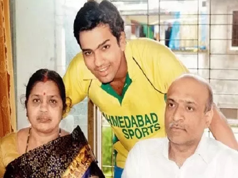 रोहित शर्मा के पिता थे कोरोना पॉजिटिव, खबर मिलते ही यूएई से लौटे मुंबई!