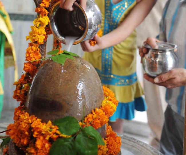Shravan 2019: सावन की शिवरात्रि कब है? जानें कैसे करें इस दिन शिव की पूजा,  क्या है शुभ मुहूर्त और पूजा विधि