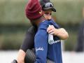 NZ vs WI: मैच से पहले कीमार रोच के गले मिले केन विलियम्सन, वजह कर देगी आपको इमोशनल - Hindi News | | Latest cricket News at Lokmatnews.in
