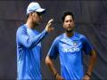 कुलदीप यादव ने जमकर सराहा, कहा- धोनी के रहते नहीं खलती कोच की कमी - Hindi News | Didn’t miss my childhood coach because of MS Dhoni: Kuldeep Yadav | Latest cricket News at Lokmatnews.in