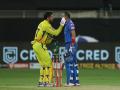 IPL 2020, CSK vs DC: परेशानी में थे पृथ्वी शॉ, मदद के लिए तुरंत पहुंच गए चेन्नई के कप्तान धोनी - Hindi News | | Latest cricket News at Lokmatnews.in