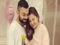 विराट कोहली ने दिखाई बेटी की पहली झलक, जानिए क्या रखा है नाम? - Hindi News | Anushka Sharma And Virat Kohli Share First Pic, Reveal Baby's Name - Vamika | Latest cricket News at Lokmatnews.in