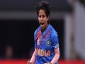 ICC Womens T20 WC 2020: टूर्नामेंट में झटके अब तक सर्वाधिक विकेट, कप्तान की इन बातों ने पूनम यादव को बनाया नंबर-1 - Hindi News | ICC Womens T20 World Cup 2020: How Harmanpreet Kaur's rebuke helped Poonam Yadav take T20 World Cup by storm | Latest cricket News at Lokmatnews.in
