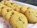 वीकेंड में बनाएं केसर बिस्कुट और भुट्टे की चिक्की - Hindi News | How to coock kesar biscuit and and chikki | Latest food News at Lokmatnews.in