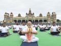 International Yoga Day: मोदी की एंट्री से पहले श्रीनगर 'रेड जोन' घोषित, चप्पे-चप्पे पर पैनी नजर - Hindi News | International Yoga Day narendra modi Srinagar red zone police | Latest india News at Lokmatnews.in