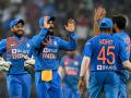 IND vs WI, 3rd ODI: सीरीज जीतने के इरादे से उतरेगी टीम इंडिया, रिकॉर्ड पर होंगी रोहित शर्मा की निगाहें - Hindi News | India vs West Indies, 3rd ODI: Preview, Predicted XI, Match Prediction | Latest cricket News at Lokmatnews.in