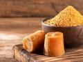 सर्दियों में गुड़ खाने के इतने सारे फायदे, क्या आप जानते हैं! - Hindi News | Health Tips: Why jaggery or gur is a must have in winters | Latest health Photos at Lokmatnews.in