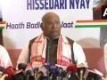Mallikarjun Kharge On Modi: 'मोदी जी को हम नहीं डरा रहे वह सभी को डरा रहे हैं', पीएम पर मल्लिकार्जुन खड़गे का तंज - Hindi News | Narendra Modi Manmohan Singh Guwahati Assam Mallikarjun Kharge | Latest india News at Lokmatnews.in