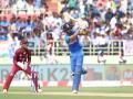 Ind vs WI, 2nd ODI: विशाखापत्तनम में टीम इंडिया का तहलका, 2 ओवर में जड़ी 10 बाउंड्री - Hindi News | India vs West Indies, 2nd ODI: team india hit 10 boundaries in just 2 over | Latest cricket News at Lokmatnews.in