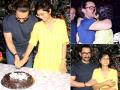 पत्नी किरण राव ने आमिर खान को दिया ऐसा गिफ्ट, देखते रह गए लोग - Hindi News | aamir khan gets perfect kiss on his 53rd birthday from wife kiran rao, see pics images photos | Latest bollywood Photos at Lokmatnews.in