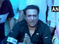 Actor Govinda Discharged: 4 दिन बाद अस्पताल से घर लौटे गोविंदा, फैंस को दिया धन्यवाद, देखें वीडियो - Hindi News | Watch Actor and Shiv Sena leader Govinda gets discharged Mumbai's Criticare Hospital 4 days being injured leg after his revolver accidentally went off see video | Latest bollywood News at Lokmatnews.in