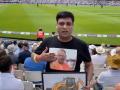 यूपी सीएम की तस्वीर वाली टीशर्ट पहने, 'बुलडोजर' लेकर ओवल में मैच देखने पहुंचा योगी का जबर फैन, वीडियो वायरल - Hindi News | Wearing a T-shirt UP CM Yogiji's fan reached the Oval to watch match with a bulldozer | Latest weird News at Lokmatnews.in