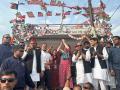 Bharat Jodo Nyay Yatra: सीट शेयरिंग डील के बाद राहुल गांधी की यात्रा में अखिलेश यादव हुए शामिल, बोले- 'भाजपा हटाओ, देश को बचाओ' - Hindi News | Bharat Jodo Nyay Yatra Akhilesh Yadav joins Rahul Gandhi's yatra after seat sharing deal says Remove BJP save the country | Latest india News at Lokmatnews.in