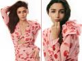 Alia Bhatt Photos: प्रेग्नेंट आलिया भटने प्रिंटेड मिनी ड्रेसमध्ये केलं फोटोशूट, चेहऱ्यावर दिसतोय प्रेग्नेंसीचा ग्लो - Marathi News | Alia Bhatt got photoshoot done in mini dress photos raised internet temperature | Latest filmy Photos at Lokmat.com