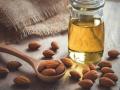 Almond Oil: त्वचा के लिए फायदेमंद होता है बादाम का तेल, जानिए इसे इस्तेमाल करने का तरीका - Hindi News | Benefits Of Using Almond Oil on Your Face | Latest fashion-beauty News at Lokmatnews.in