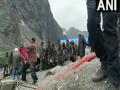 Amarnath cloudburst: 15000 लोगों को बचाया गया, 40 अभी भी लापता, सेना ने तेज किया रेस्क्यू ऑपरेशन - Hindi News | Amarnath 15 killed in cloudburst incident travel halted 15000 brought to safer places rescue underway | Latest india News at Lokmatnews.in