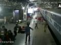 अहमदाबाद स्टेशन पर चलती ट्रेन से फिसली महिला, वीडियो में देखें, पुलिस ने ऐसे बचाई जान - Hindi News | Ahmedabad Railway Station jawan saved a woman who fell off the platform viral video | Latest weird News at Lokmatnews.in