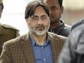 DU के पूर्व प्रोफेसर एसएआर गिलानी का निधन - Hindi News | SAR Geelani, former DU professor acquitted in Parliament attack case, dies of cardiac arrest | Latest india News at Lokmatnews.in