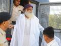 रेप करें या हत्या, बाबाओं और सेलेब के फैंस की भक्ति क्यों नहीं होती कम? - Hindi News | Asaram Bapu Rape Case Verdict: We pray to God to release our Godman soon | Latest india News at Lokmatnews.in