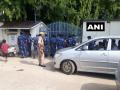 सपा के पूर्व सांसद अतीक अहमद के घर पर यूपी पुलिस और RAF ने मारा छापा - Hindi News | Samajwadi Party MP Atiq Ahmed residence raid is by Police RAF | Latest india News at Lokmatnews.in