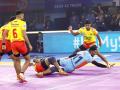 Pro Kabaddi 2019: बंगाल और गुजरात के बीच खेला गया रोमांचक मुकाबला, मैच 25-25 की बराबरी पर हुआ खत्म - Hindi News | Pro Kabaddi 2019: Bengal Warriors play tie against Gujarat Fortune Giants in 1st Home Match | Latest kabaddi News at Lokmatnews.in