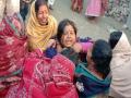 बिहारः सनकी और नशेड़ी पति ने कुल्हाड़ी से पत्नी और पांच बच्चों को काट डाला, दर्दनाक घटना में चार की मौत, बाद में खुद जहर खाया - Hindi News | bihar husband killed wife and his 5 sons also seriously injured sharp weapon crime siwan bhagwanpur police station | Latest india News at Lokmatnews.in