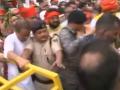Bihar Police lathi charge: कल काला दिवस मनाएगी भाजपा, सीएम नीतीश और तेजस्वी का पुतला दहन!, जानें घटनाक्रम, देखें वीडियो - Hindi News | Bihar Police lathi charge Patna Mortal remains worker Vijay Singh party office pay final respects Black Day tomorrow burning effigies CM Nitish and Tejashwi watch video | Latest bihar News at Lokmatnews.in