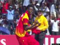6 फीट 8 इंच लंबे जिम्बाब्वे के इस गेंदबाज ने मचाया तहलका, ICC ने शेयर किया वीडियो - Hindi News | Blessing Muzarabani, 6ft 8 inch tall, a 21 year old Zimbabwe Bowler making headlines | Latest cricket News at Lokmatnews.in