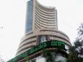 सेंसेक्स 157 अंक मजबूत होकर बंद, कमजोर मांग से सोना 300 रुपये टूटा - Hindi News | Sensex closes at 157 points, down 300 rupees on weak global cues | Latest business News at Lokmatnews.in