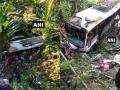 त्रिपुरा: खाई में गिरी यात्रियों से भरी बस, 22 लोगों की हालत गंभीर - Hindi News | Tripura: bus carrying fell into a gorge on Gandachara Amarpur road in Dhalai district | Latest india News at Lokmatnews.in