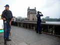 Mumbai News Updates: मुंबई पर आतंकी हमले का खतरा, पुलिस अलर्ट पर, सुरक्षा बढ़ाई गई - Hindi News | Threat of terrorist attack on Mumbai Police on alert security increased | Latest india News at Lokmatnews.in