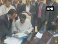शपथ लेते ही एक्शन में मुख्यमंत्री कमलनाथ, मध्यप्रदेश में किसानों का कर्ज किया माफ - Hindi News | | Latest india News at Lokmatnews.in