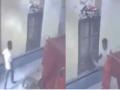 CCTV Footage: पीएम मोदी द्वारा बांग्लादेश को भेंट की गई देवी काली का मुकुट हुआ चोरी, CCTV कैद हुआ चोर - Hindi News | CCTV footage: Goddess Kali's crown gifted to Bangladesh by PM Modi was stolen, thief caught on CCTV | Latest crime News at Lokmatnews.in