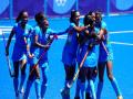 Tokyo Olympic : हार के बावजूद भी भारतीय महिला हॉकी टीम ने हासिल किया एक नया मुकाम, कोच ने कहा- आपके प्यार और साथ के लिए शुक्रिया - Hindi News | tokyo olympics 2020 sjoerd marijne shah rukh khan message chak de india 2 | Latest india News at Lokmatnews.in