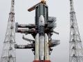 चंद्रयान- 2 की लॉन्च से पहले मंदिर पहुंचे इसरो प्रमुख - Hindi News | ISRO chief arrives at the temple before launch of Chandrayaan-2 | Latest india Videos at Lokmatnews.in