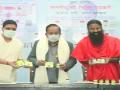 बाबा रामदेव ने लॉन्च की कोविड-19 की दवा 'कोरोनिल', WHO सर्टिफाइड होने का दावा, हर्षवर्धन और नितिन गडकरी रहे मौजूद - Hindi News | Delhi: Ramdev releases covid 19 medicine coronil in presence of Dr Harsh Vardhan and Nitin Gadkari | Latest india News at Lokmatnews.in