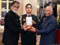 अमिताभ को मिला हिंदी सिनेमा का सर्वोच्च सम्मान, दादासाहेब फाल्के अवॉर्ड से नवाजे गए-देखें फोटो - Hindi News | Veteran actor Amitabh Bachchan receiving Dadasaheb Phalke Award from President Ram Nath Kovind at Rashtrapati Bhavan | Latest bollywood Photos at Lokmatnews.in
