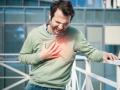 Heart Attack पड़ने से 1 महीने पहले आपका शरीर देता है ये 6 संकेत - Hindi News | 6 signs your body gives before Heart Attack to warn you | Latest health Photos at Lokmatnews.in