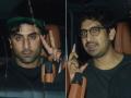 रणबीर कपूर खार में आए नजर, देखे स्टाइलिश लुक की लेटेस्ट फोटो - Hindi News | Ranbir Kapoor & Ayan Mukherjee spotted at dharma films office in khar | Latest bollywood Photos at Lokmatnews.in
