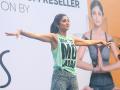 शिल्पा शेट्टी ने किया शानदार स्टाइल में योग, इंटरनेट पर छाईं Pics - Hindi News | Shilpa Shetty conducts a yoga event at Phoenix lower parel | Latest bollywood Photos at Lokmatnews.in