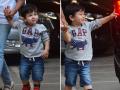 तैमूर का क्यूट अंदाज एक बार फिर से कैमरे में हुआ कैद, देखें फोटो - Hindi News | taimur ali khans new smiling picture | Latest bollywood Photos at Lokmatnews.in