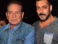 'दस का दम' सेट पर सलीम खान ने कहा कुछ ऐसा कि रो पड़े सलमान खान! - Hindi News | Salim Khan special massege for salman khan from Dus Ka Dum | Latest bollywood News at Lokmatnews.in