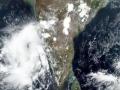 Cyclone Nisarga: चक्रवात निसर्ग मुंबई के आस-पास आज मचा सकता है तबाही, मुकाबले के लिए महाराष्ट्र और गुजरात ने कसी कमर - Hindi News | Nisarga cyclone updates: Mumbai On Alert, weathe report, gujarat, Nisarga cyclone speed | Latest india News at Lokmatnews.in